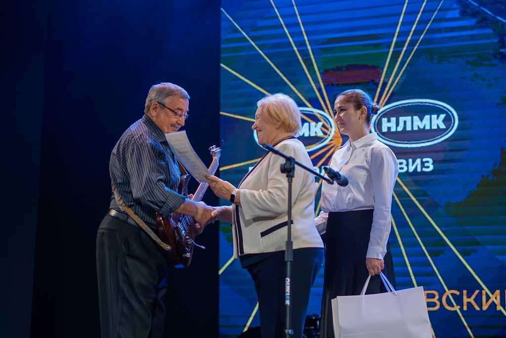 ВИЗ-Сталь провела праздник трудовой славы для ветеранов завода